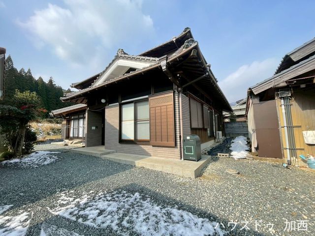 7SLDK Country House with Office & Garage in Taka, Hyogo - Image 1