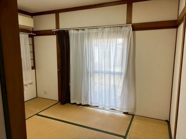 4LDK Wooden House for Sale in Hannan City, Osaka - Thumbnail 4