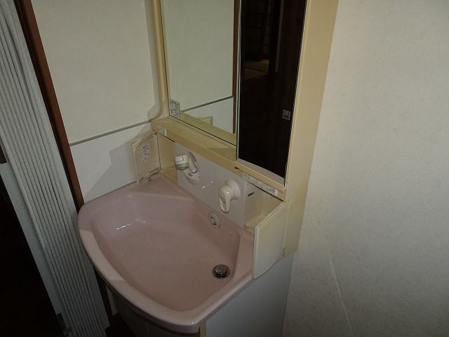4DK Vacant House for Sale in Komatsushima City Tokushima - Thumbnail 4