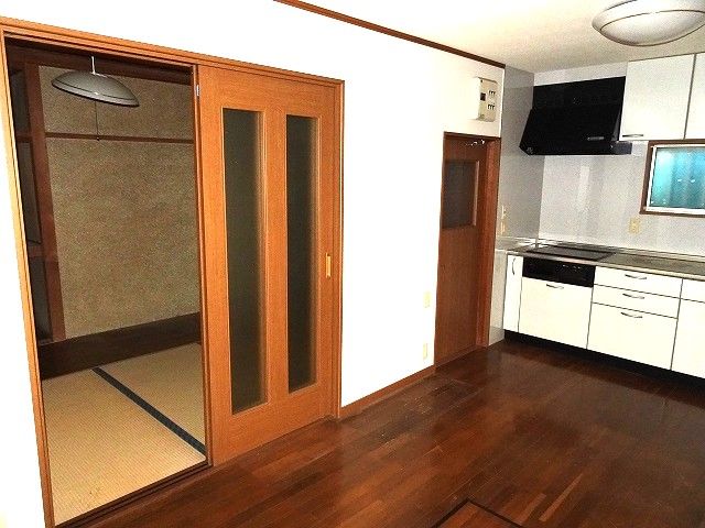 4DK Vacant House for Sale in Komatsushima City Tokushima - Thumbnail 2