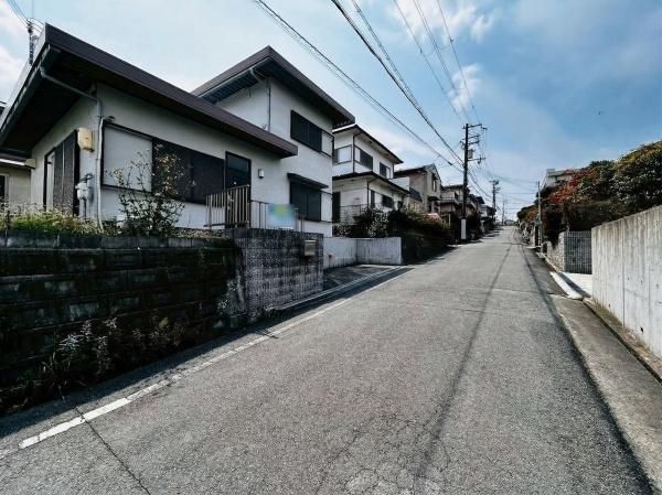 4LDK Detached House with Garden in Hannan City, Osaka - Thumbnail 2