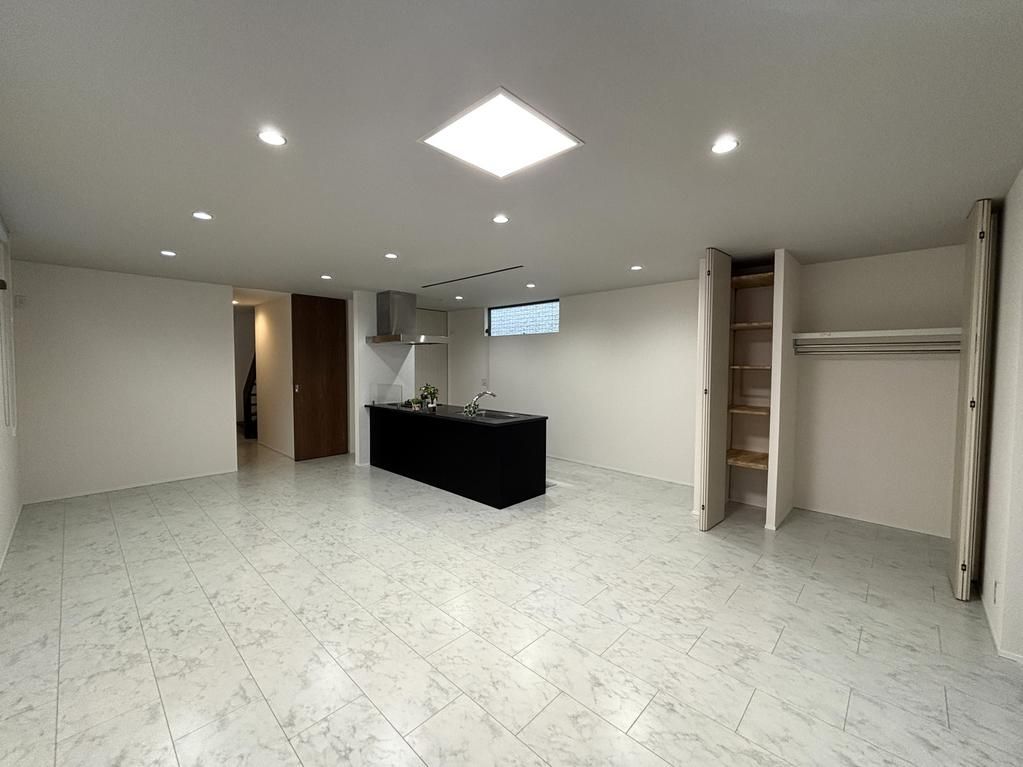 Modern 3SLDK House for Sale in Fujiidera, Osaka - Renovated 2020 - Thumbnail 3