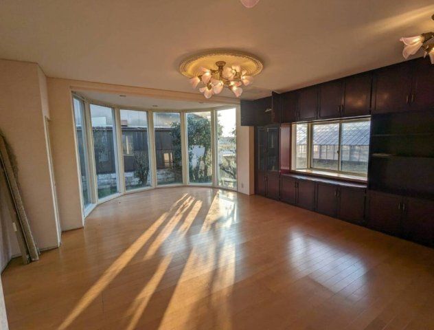 5DK House for Sale in Wakayama City, 153 sqm, 2 Parking Spaces - Thumbnail 2