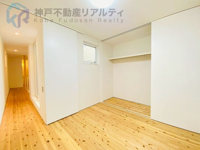 2023 Modern House Near Sumakaihinkoen Station, Kobe - Thumbnail 4