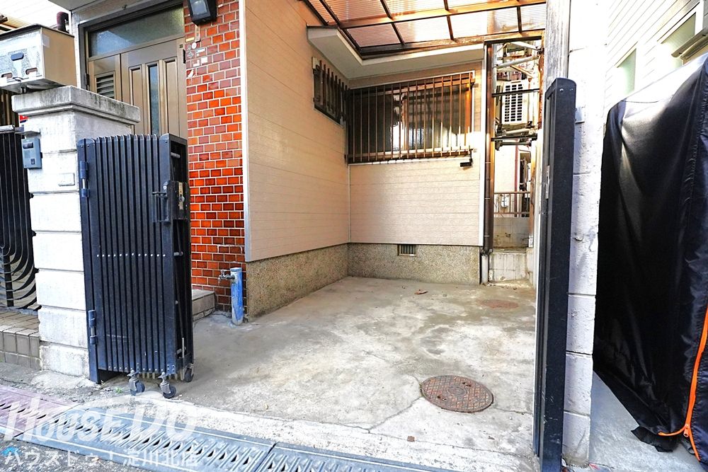 Used Terrace House for Sale in Toyonaka, Osaka - 4DK, Near Mikuni Station - Thumbnail 3