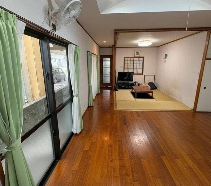 4LDK Detached House for Sale in Tomigusuku, Okinawa - Thumbnail 2