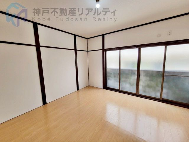 Renovated 4DK Wooden House with Engawa in Kobe's Nagata Ward - Thumbnail 4