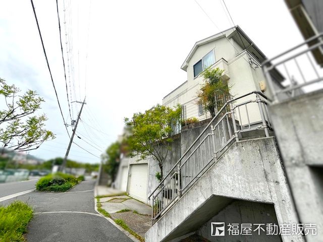 4LDK Detached House with Underfloor Heating in Hirakata, Osaka - Thumbnail 2