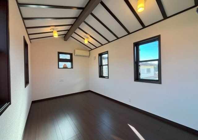 5LDK Family Home with 2 Bathrooms near Azeno Station, Kawanishi - Thumbnail 4