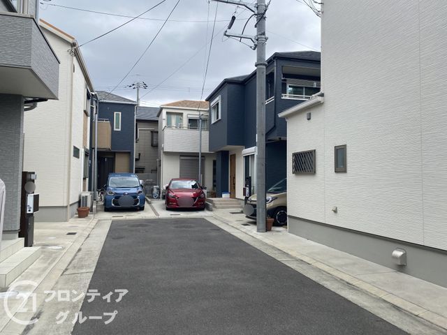 Modern 2SLDK House in Hirakata, Osaka | 2023 Build - Thumbnail 4