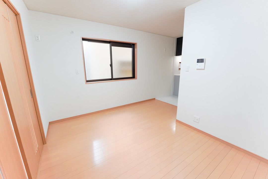 4LDK Detached House for Sale in Takatsuki, Osaka - Thumbnail 3