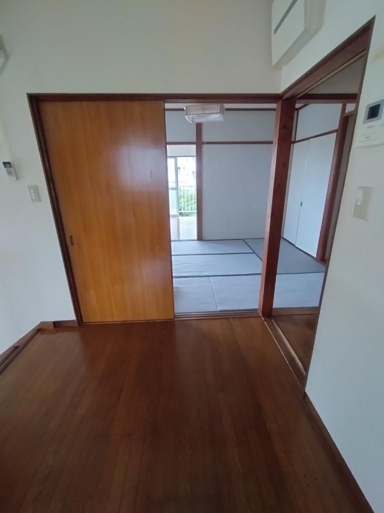 2LDK House for Sale in Tsu, Mie - 61.95m2 - Thumbnail 2