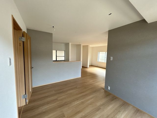 Renovated 4LDK House Near Morimoto Station in Kanazawa - Thumbnail 3