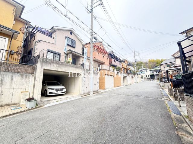 4LDK Detached House for Sale in Kashiwara City, Osaka - Thumbnail 2