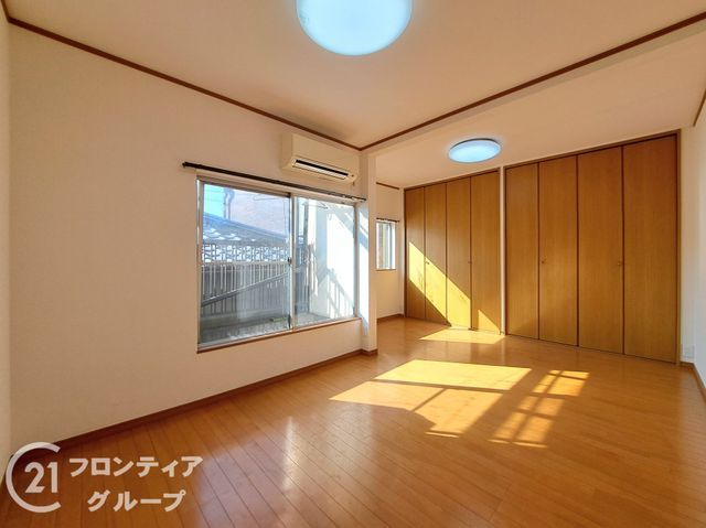 Modern 3LDK House for Sale in Hirano Ward, Osaka - Thumbnail 2