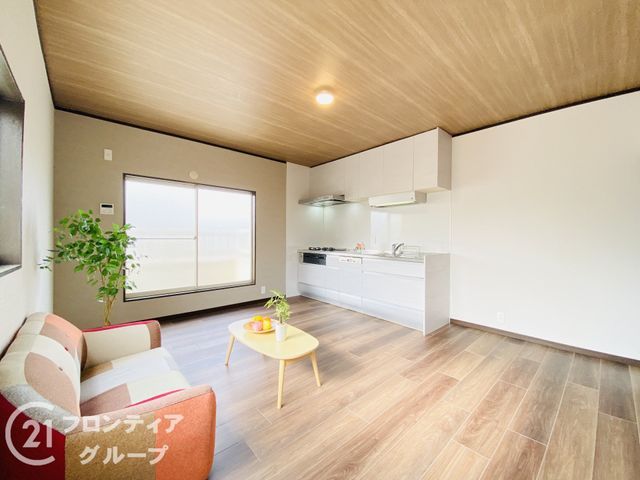 4LDK Detached House for Sale near Mizuhashi Yonchome Station, Osaka - Thumbnail 3