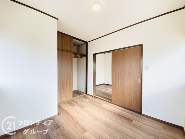 4LDK Detached House for Sale near Mizuhashi Yonchome Station, Osaka - Thumbnail 2