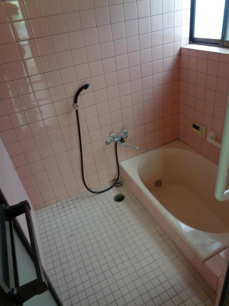 2LDK Detached House for Sale in Higashiosaka, Osaka - Thumbnail 3
