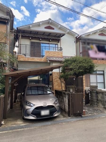 4LDK Detached House for Sale in Neyagawa, Osaka - Thumbnail 2