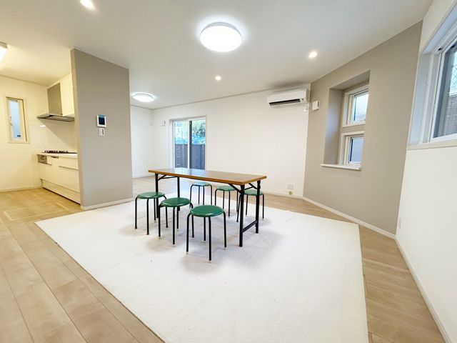 Modern 3LDK House in Toyonaka, Osaka - 87.64m² - Thumbnail 2