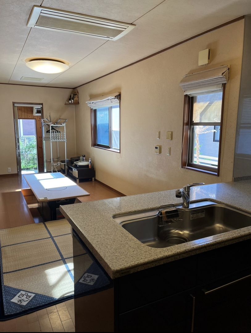 6SLDK Spacious Family Home with Land in Fukui City - Thumbnail 3