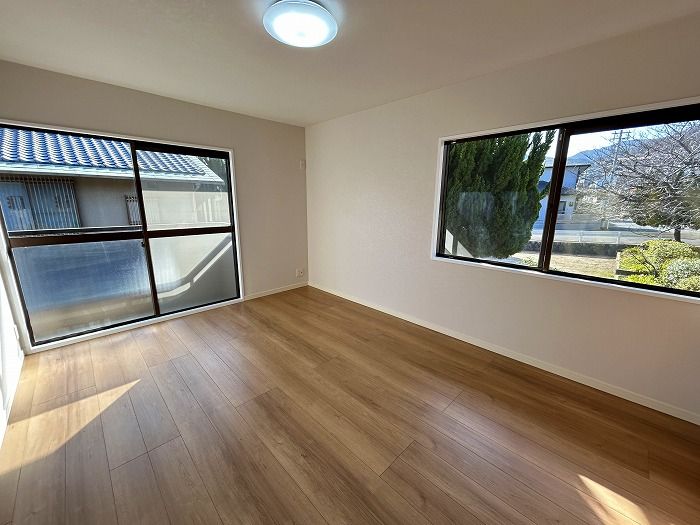 Renovated 4SLDK Lightweight Steel House in Takarazuka, Hyogo - Thumbnail 3