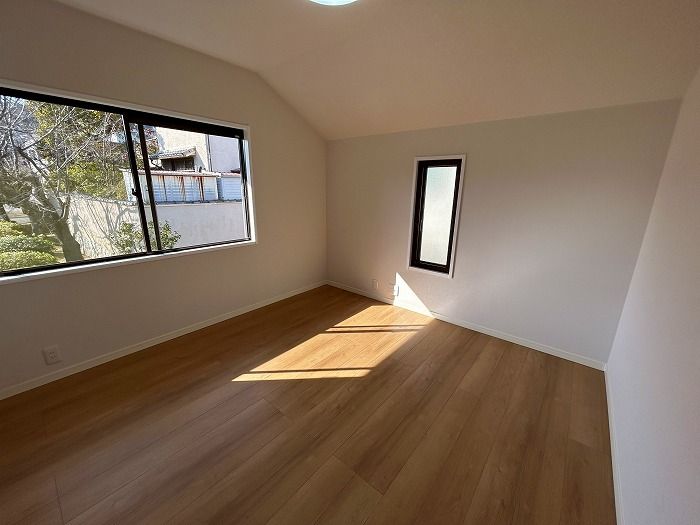 Renovated 4SLDK Lightweight Steel House in Takarazuka, Hyogo - Thumbnail 2
