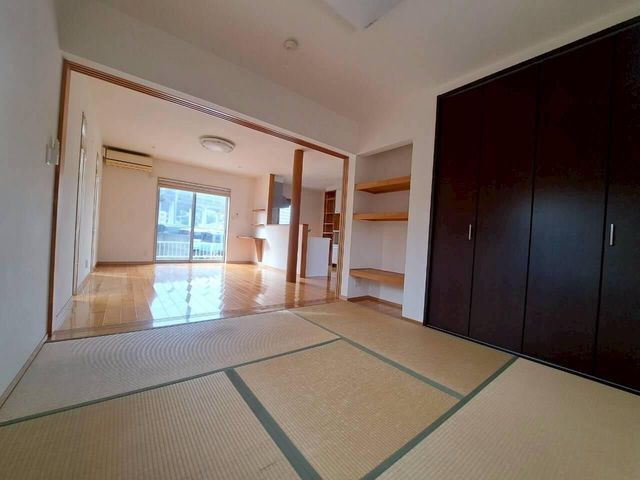 4SLDK Solar-Powered Family Home in Hofu, Yamaguchi - Thumbnail 3