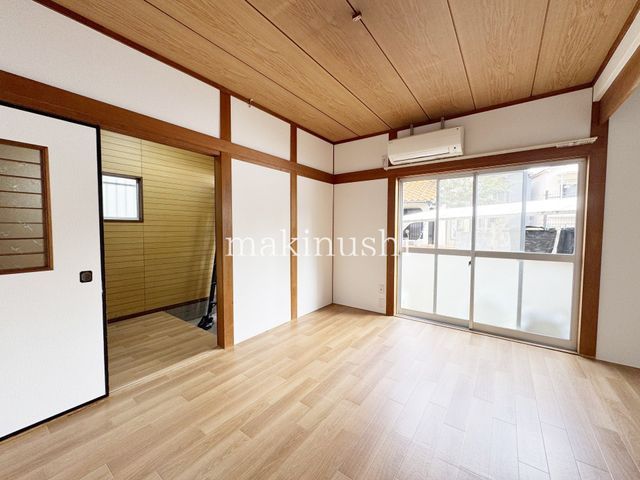 4DK Wooden House for Sale in Osaka Sayama, Near Takidani Station - Thumbnail 2