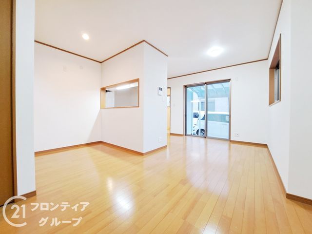 Renovated 4LDK House for Sale near Fukai Station, Sakai, Osaka - Thumbnail 3