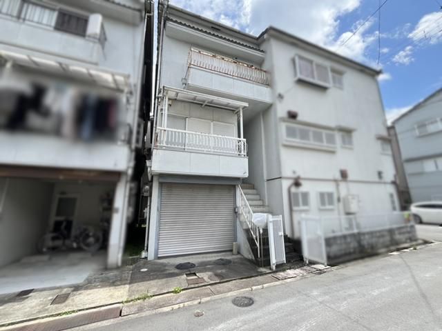 3LDK Terraced House for Sale near Katanoshi Station, Katano - Thumbnail 2