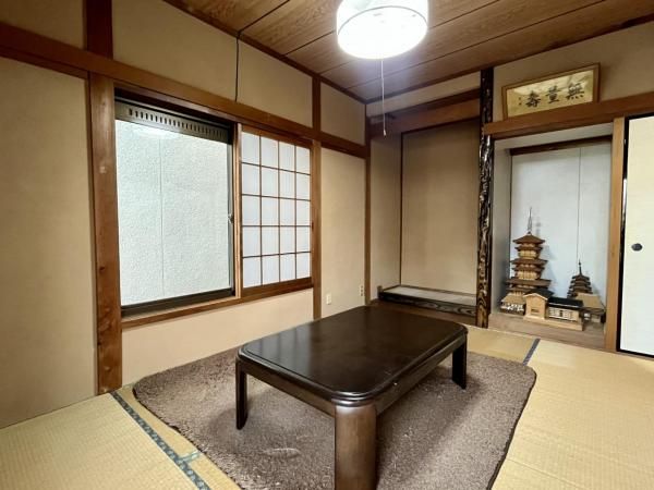 4LDK Detached House for Sale in Hirakata, Osaka - Thumbnail 2