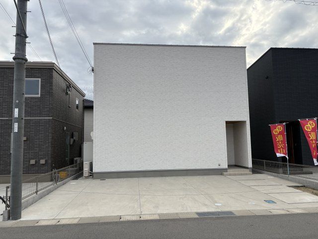 3LDK Modern House for Sale in Iwade, Wakayama 96.88sqm - Thumbnail 2