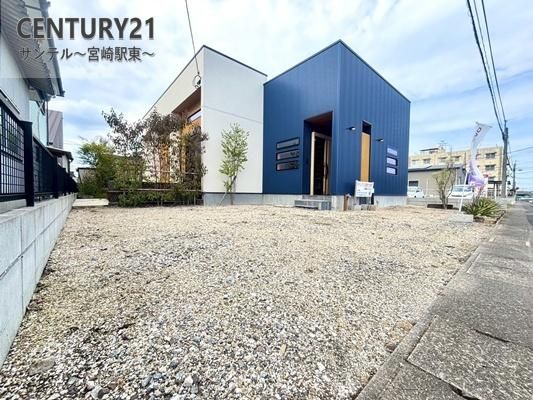 Spacious 4LDK Single-Story House for Sale in Mimata, Miyazaki - Thumbnail 3