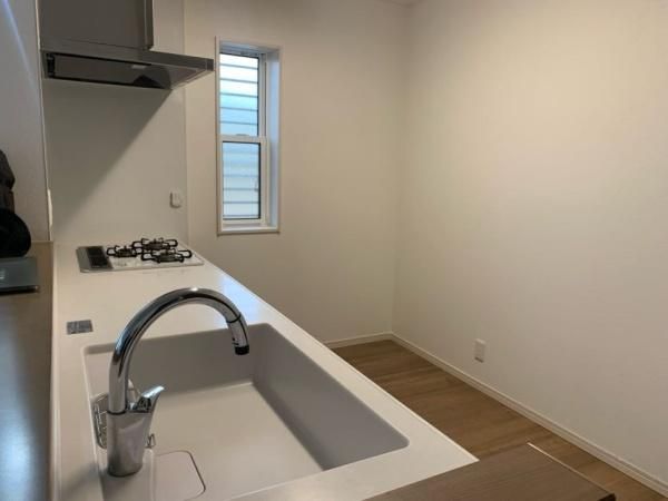 5LDK Modern House for Sale in Kobe's Kita Ward, Hyogo - Thumbnail 4