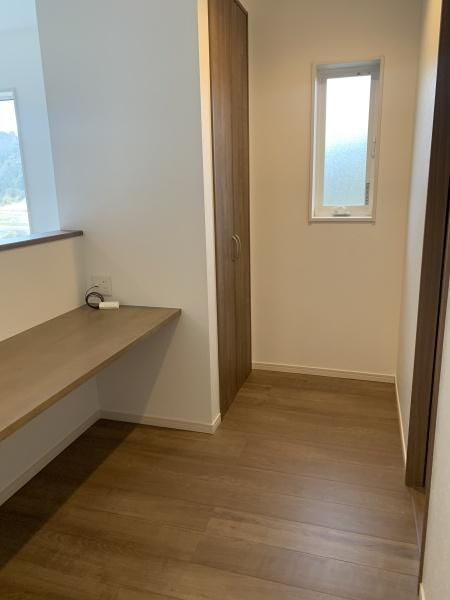 5LDK Modern House for Sale in Kobe's Kita Ward, Hyogo - Thumbnail 3