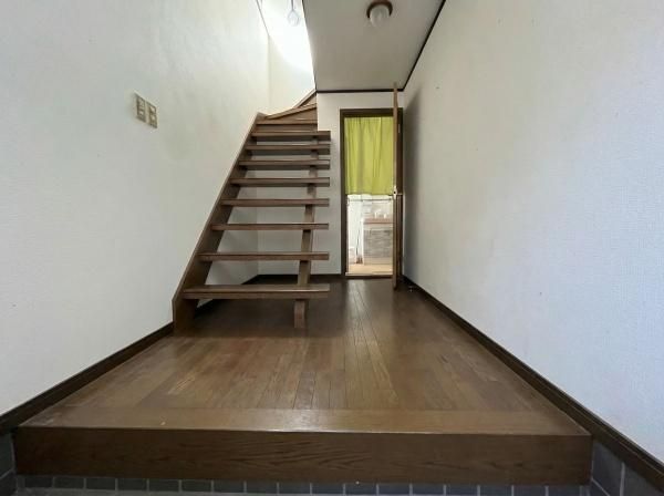 3LDK Detached House for Sale near Dainichi Station, Moriguchi - Thumbnail 2