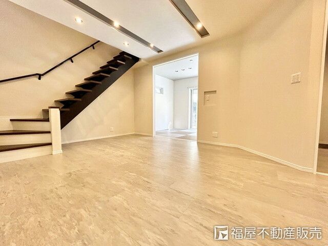 Modern 4LDK House for Sale in Sakai, Osaka - Built 2021 - Thumbnail 4