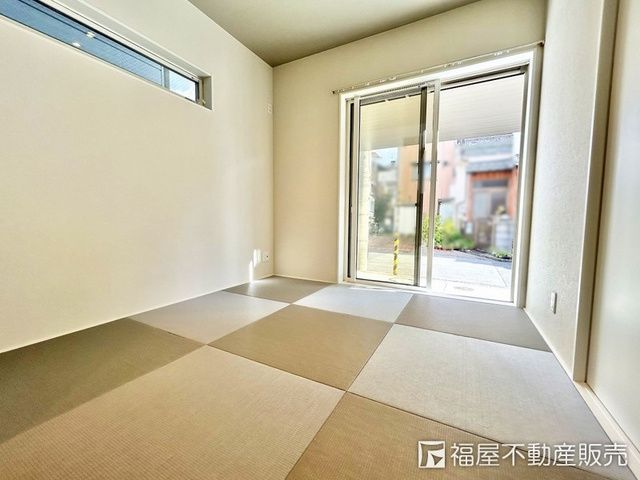 Modern 4LDK House for Sale in Sakai, Osaka - Built 2021 - Thumbnail 2