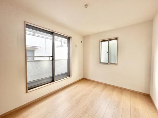 4LDK Modern House with Solar Panels in Sakai, Osaka - Thumbnail 4