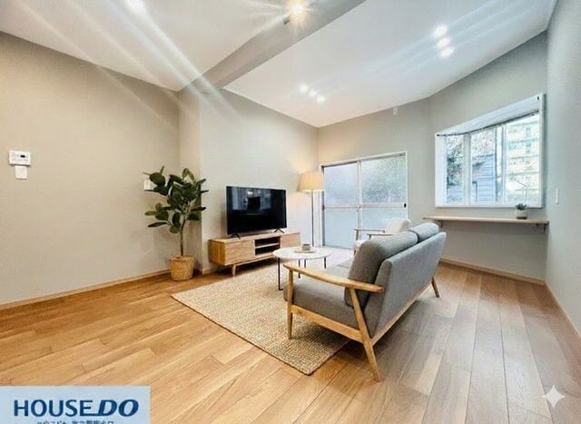 2LDK Detached House for Sale in Higashiosaka, Osaka - Thumbnail 3