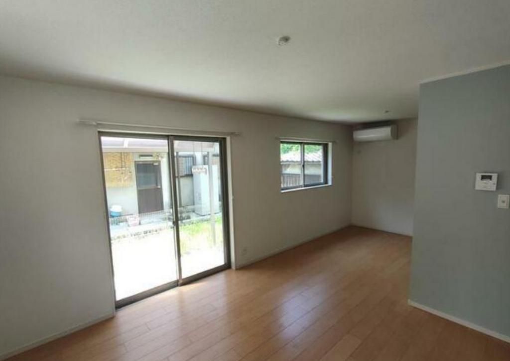 4LDK Detached House for Sale in Yamatokoriyama, Nara - Thumbnail 2