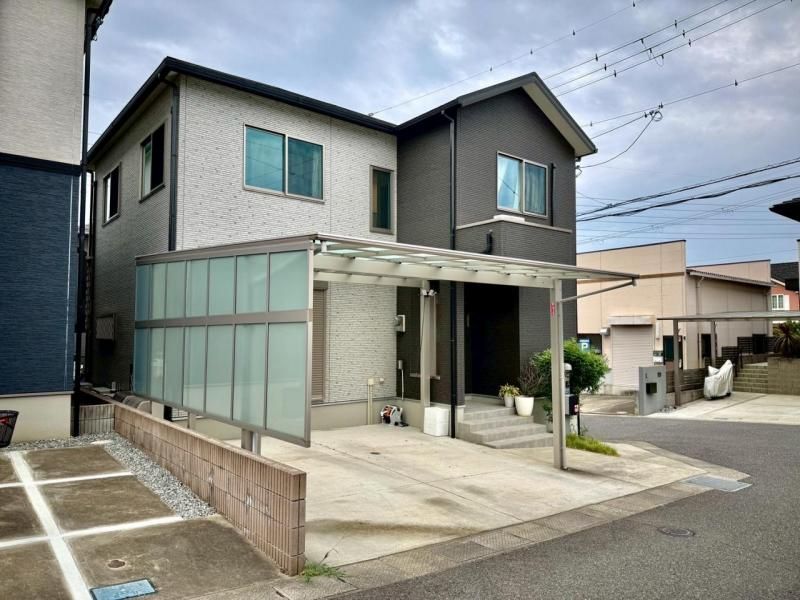 Modern 4SLDK House for Sale in Kaizuka, Osaka - Thumbnail 2