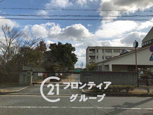 4SLDK House in Kobe Nishi Ward with Garden and 3 Parking Spaces - Thumbnail 2