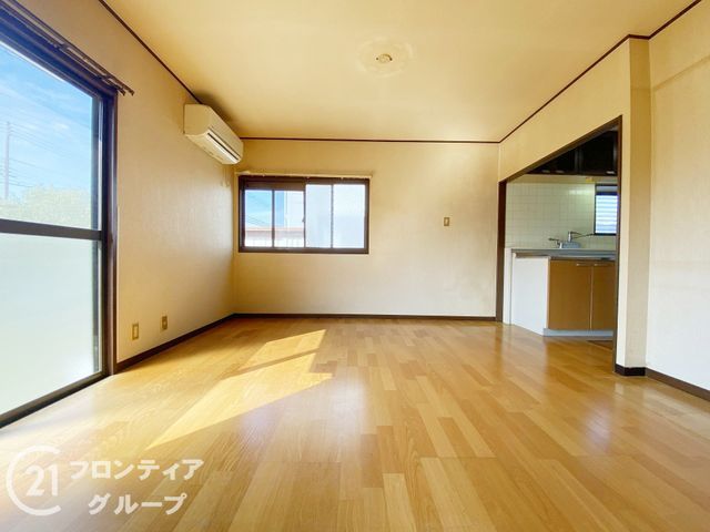 4SLDK House in Kobe Nishi Ward with Garden and 3 Parking Spaces - Thumbnail 3