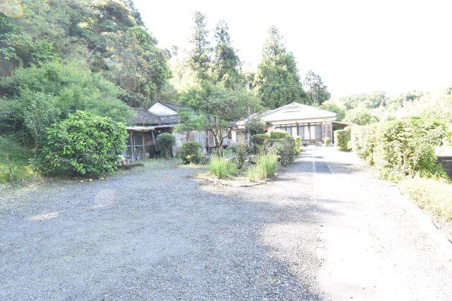 4DK House for Sale in Kanoya, Kagoshima with Large Garden - Thumbnail 4