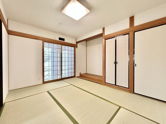Renovated 4SLDK House for Sale in Koryo Town, Nara - Thumbnail 3