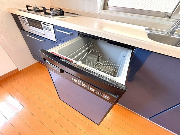 Renovated 3LDK House for Sale in Kobe Nada-ku, Hyogo - Thumbnail 4