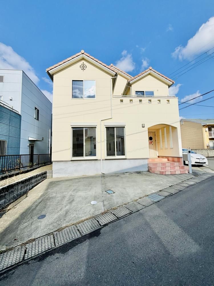 3LDK House for Sale in Iwade City, Wakayama Near Funato Station - Thumbnail 2