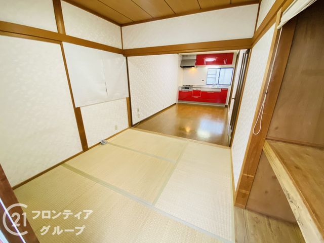 4LDK House Near Owada Station in Kadoma City, Osaka - Thumbnail 3